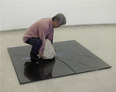 <strong>Lee Ufan Participates in Group Exhibition <em>The Challenging Souls: Yves Klein, Lee Ufan, Ding Yi </em>at the Power Station of Art, Shanghai</strong>